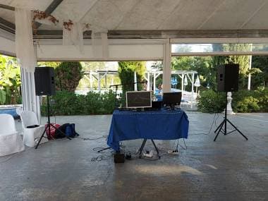 postazione dj e karaoke