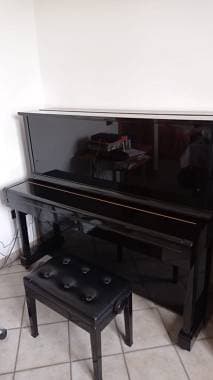Yamaha Miki pianoforte verticale 3 pedali con panchetta