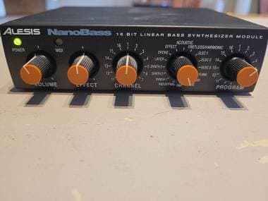 Alesis NanoBass Synth Bass 64 voices midi module ( QR series, Quadrasynth )