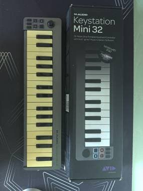 Avid Keystation Mini 32