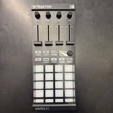 Native Instruments KONTROL F1 (usato con bag NI)