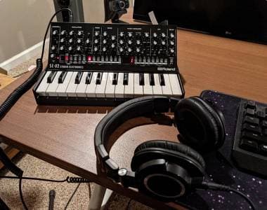 Roland SE 02