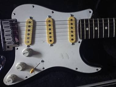 Fender Fender Stratocaster USA 1988 + Fender Roc Pro 700