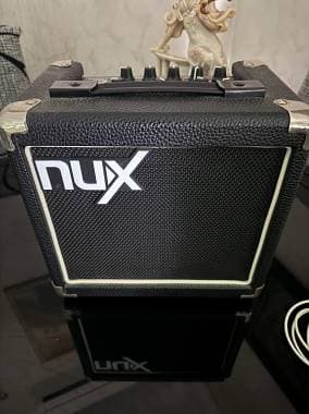 NUX Mighty 8