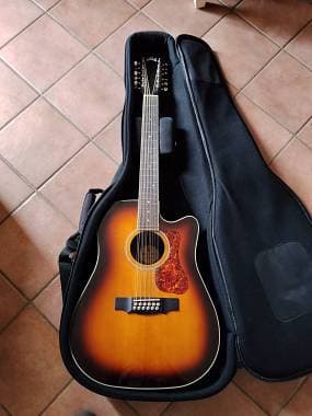 Guild D-2612CE Deluxe ATB 12 corde Antique Burst Custodia