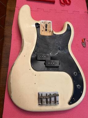 Fender body precision bass Japan anni 80 completo relic