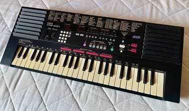 Yamaha PSS-590, 1990 AWM Synth keyboard, 49 minikeys, MIDI
