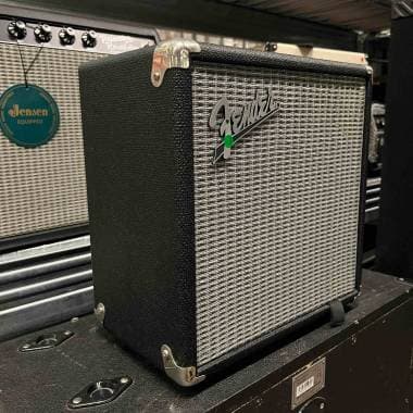 FENDER - RUMBLE 15 BASS COMBO