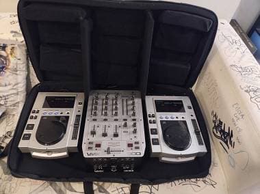 Coppia Pioneer DJ CDJ 100 + Mixer Behringer 300 + Borsa Rockbag Warwick