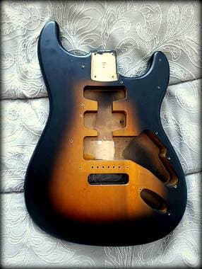 Vendesi body stratocaster Squier 40th Anniversary Satin Wide 2-Col