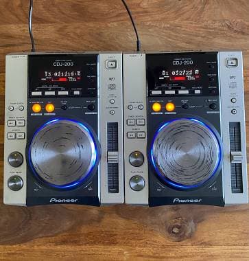 Pioneer CDJ 200