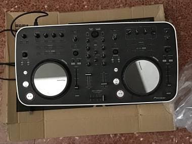 Pioneer DJ DJ Pioneer DDJ-ERGO-V e controller DJ USB Behringe