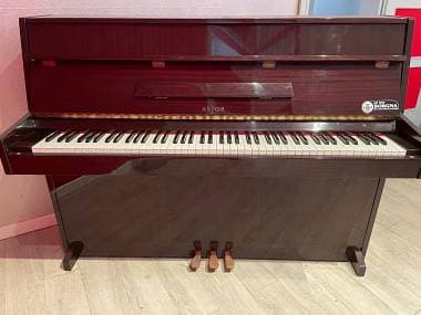 pianoforte Astor PE-9