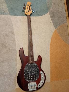 Sterling by Music Man Stingray SUB fretless