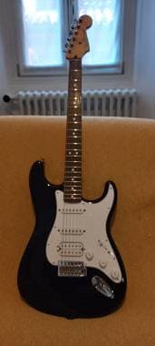 FENDER STRATOCASTER HSS MADE IN MEXICO VENDO