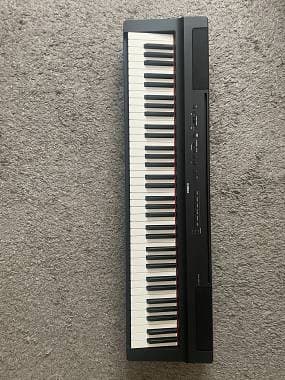 Yamaha P-121
