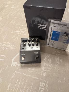 Boss RV 200