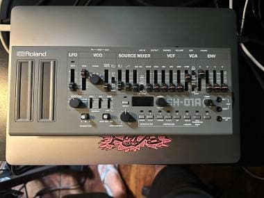 Roland sh01a