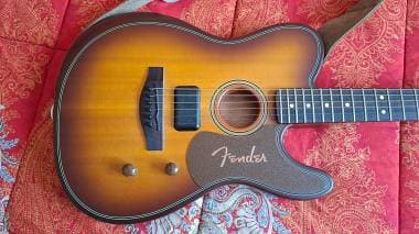 Battipenna per Fender Acoustasonic Telecaster in stile Acoustic.