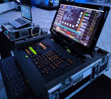 GrandMA2 onPC Command Wing + Touch 24 + PC Integrato READY TO TOUR