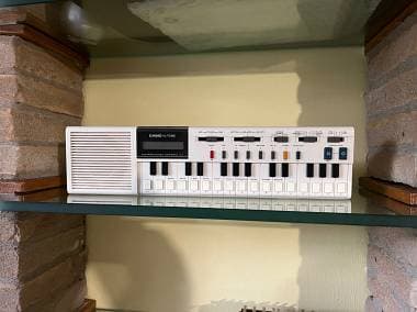 Casio VL1 vintage synth anni 80