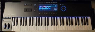 Native Instruments Kontrol S61 MK3 in garanzia con Decksaver Spedizione gratis