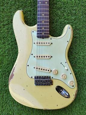 STRATOCASTER BUTTARINI 60 VINTAGE WHITE di liuteria Marcello Buttarini.