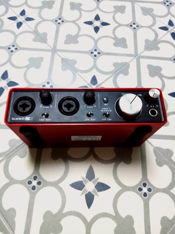 Focusrite Scarlett 2i2 2nd Gen USB Audio Interface 2016 - 2018 - Red / Black