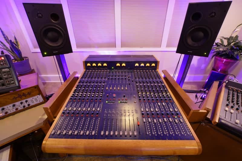 TL Audio VTC 16-Channel 8-Bus Inline Tube Console 2000s - Blue