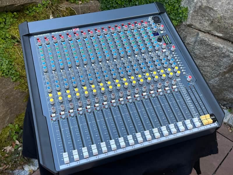 Allen & Heath MixWizard WZ4 16:2 16-Input Stereo Mixer 2014 - Present - Blue