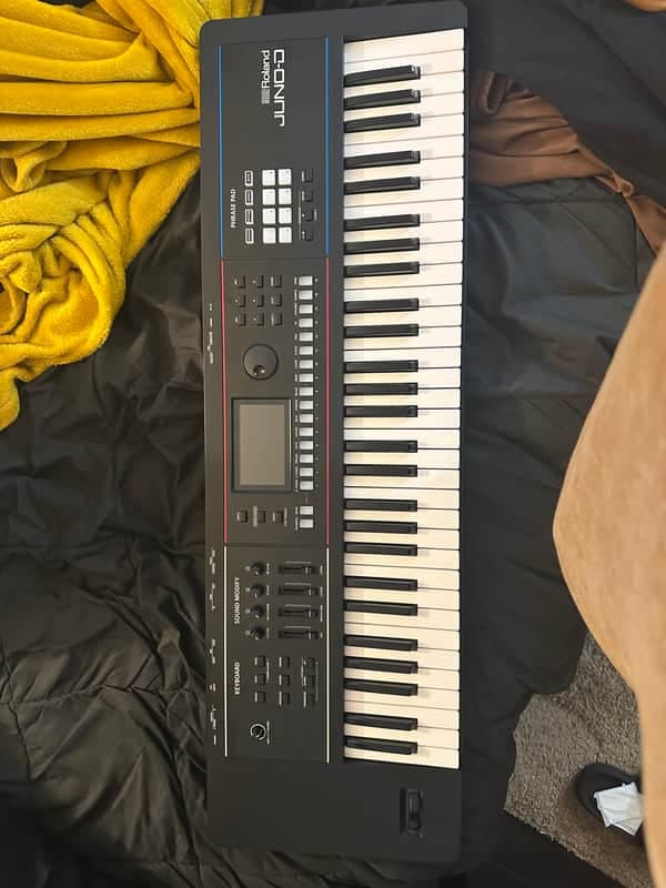 Roland Juno DS61 Synthesizer 2018 - Present - Black