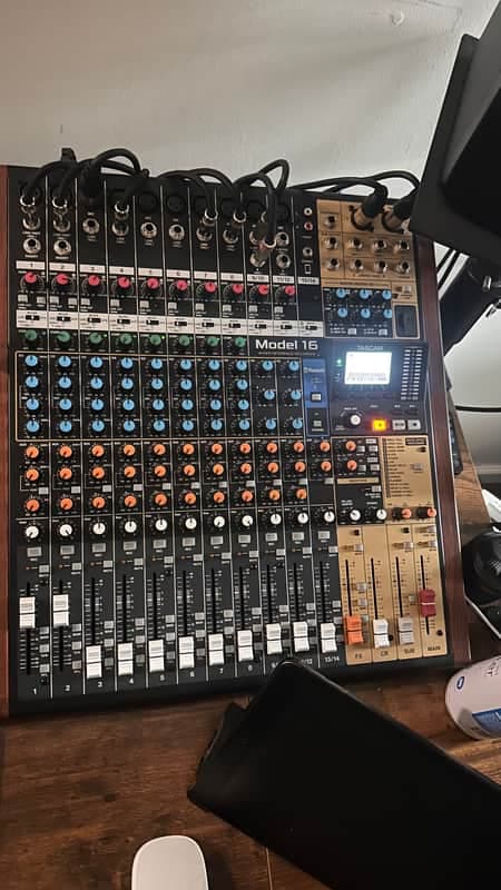 Tascam Model 16