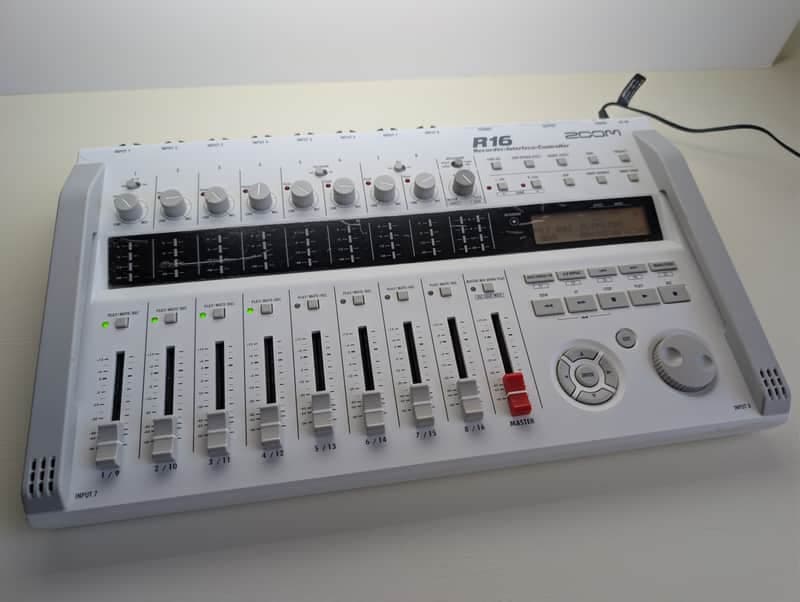 Zoom R16 USB Audio Interface / Digital Multitrack Recorder / Control Surface w/ OEM Power Supply