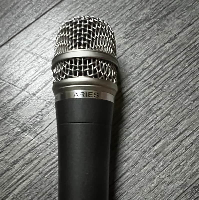 M-Audio Aries 2000 - Black