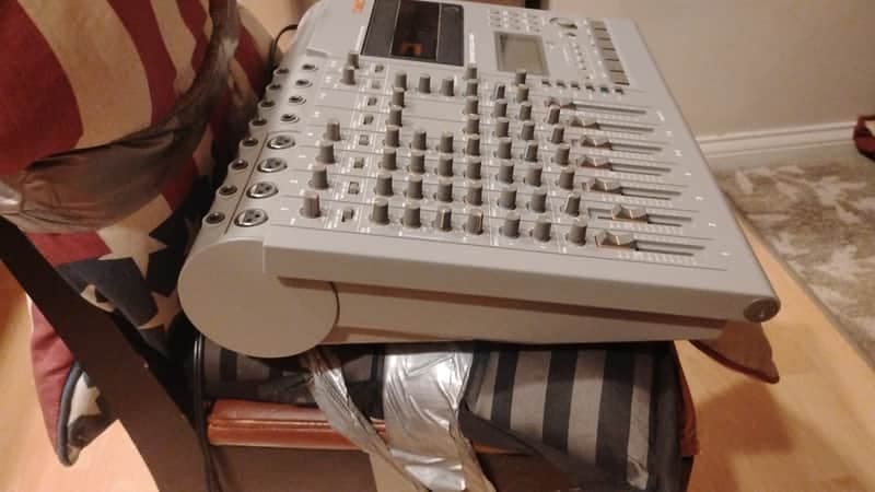 TASCAM 464 1992 - Grey