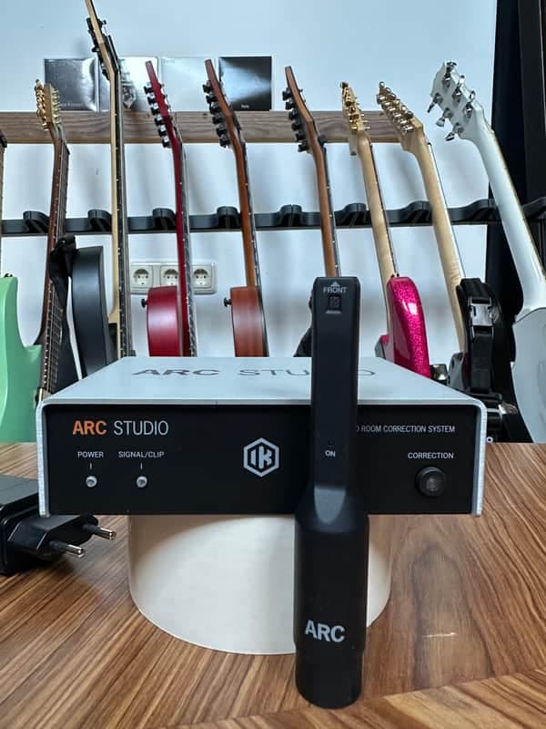 IK Multimedia ARC Studio Room Correction System 2024 - Present - Black