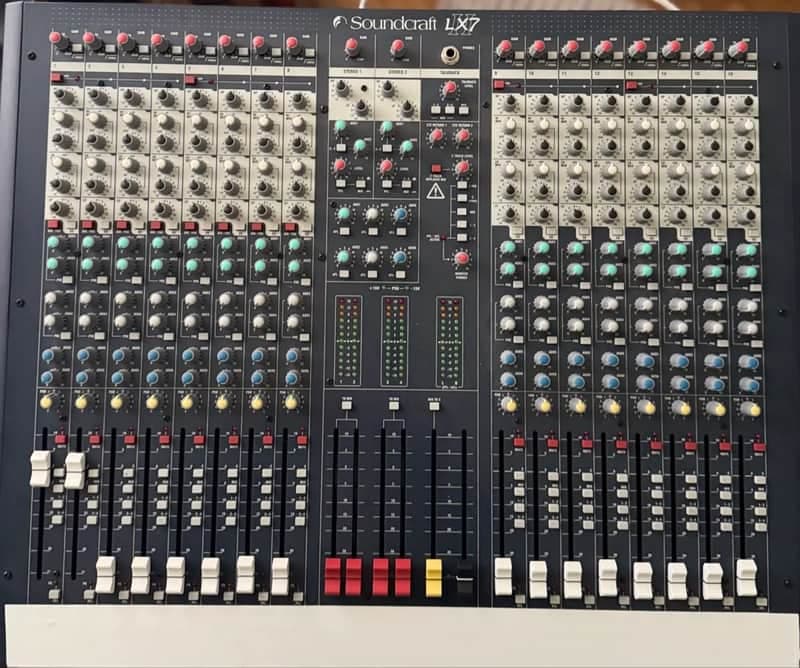Soundcraft LX7 II