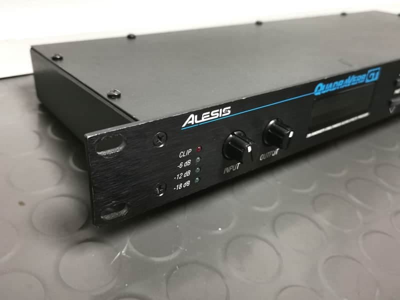 Alesis QuadraVerb GT 20k Bandwidth Simultaneous Guitar Effects Processor 1990s - new display & battery!