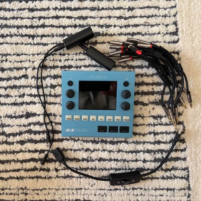 1010 Music Bluebox Compact 12-Channel Digital Mixer / Recorder