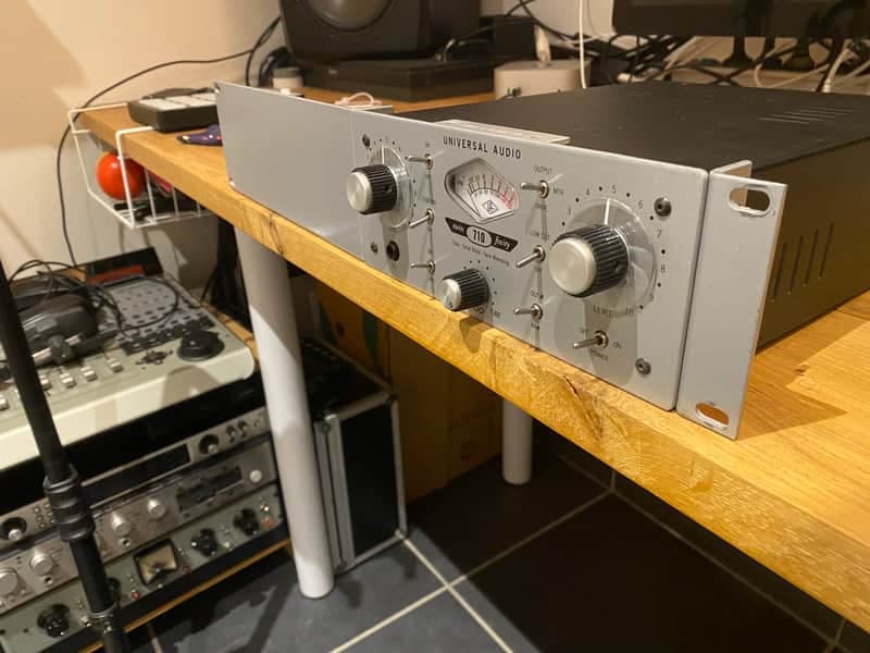 Universal Audio 710 2021 parfgait état