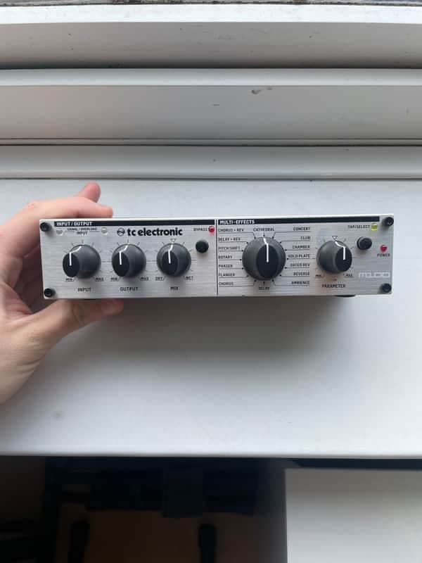 TC Electronic M100 Stereo Multi-Effects Processor 2010s - Silver