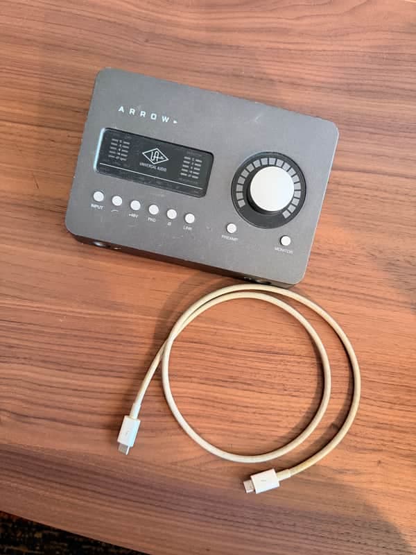 Universal Audio Arrow 2x4 Thunderbolt 3 Interface with Solo DSP Processor 2010s Gray