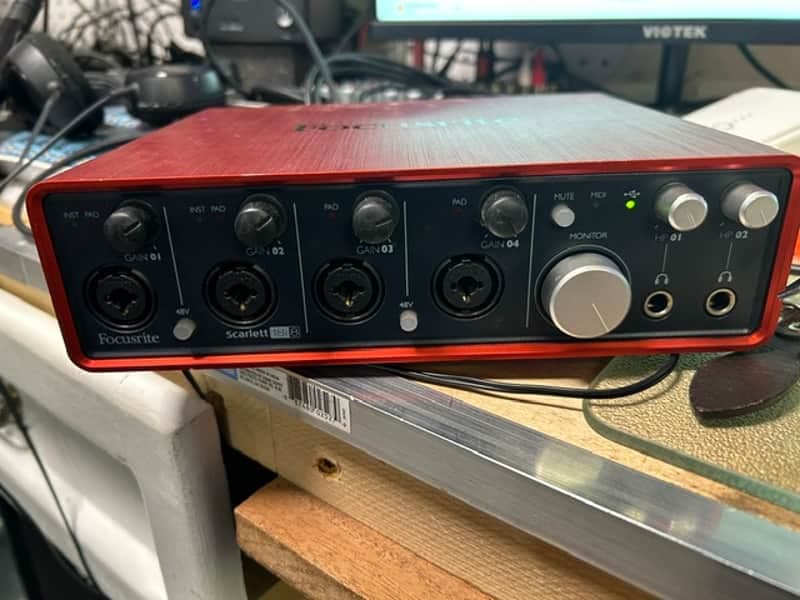 Focusrite Scarlett 18i8 GEN 1 2015 - Red
