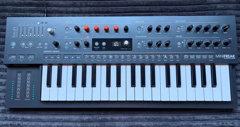 Arturia MiniFreak Hybrid Synthesizer With Gig Bag