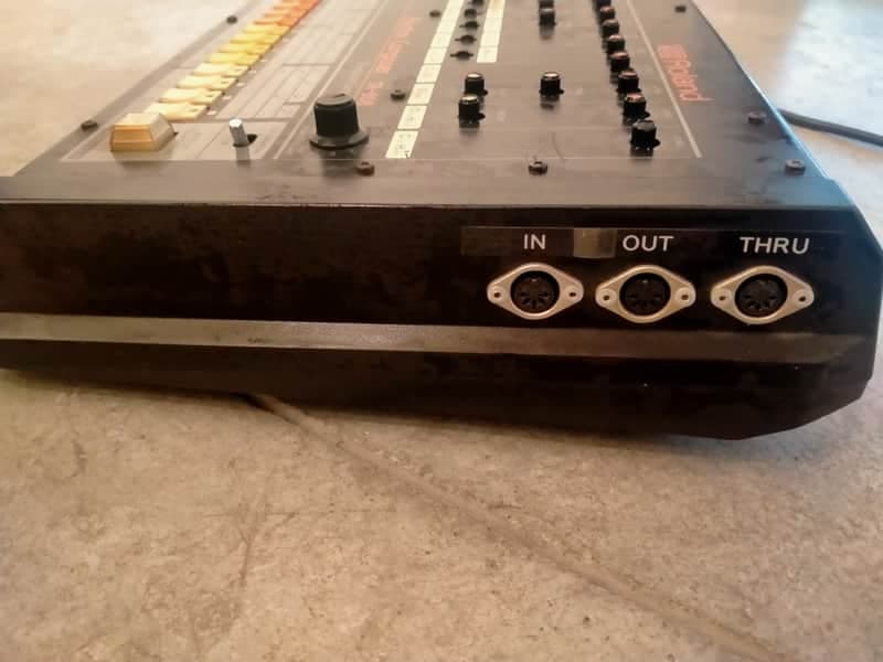 Roland TR-808 Rhythm Composer 1982 - Black with Kenton Midi