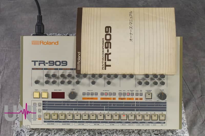 Roland TR-909 Rhythm Composer in Excellent Condition.