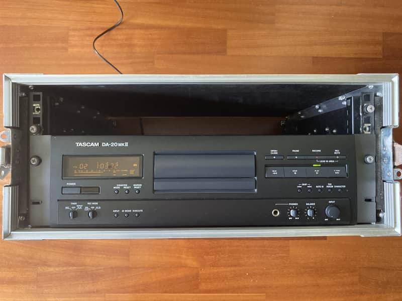 TASCAM DA20 MKII - black + Flight Case