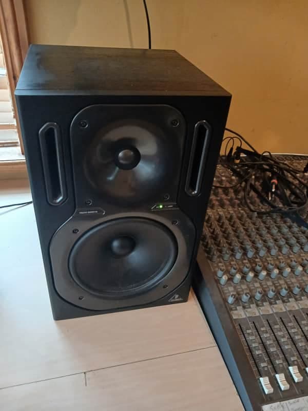 Behringer Truth B2031A 8.75" Active Studio Monitor - Pair - Bi-Amped - Good Condition - UK