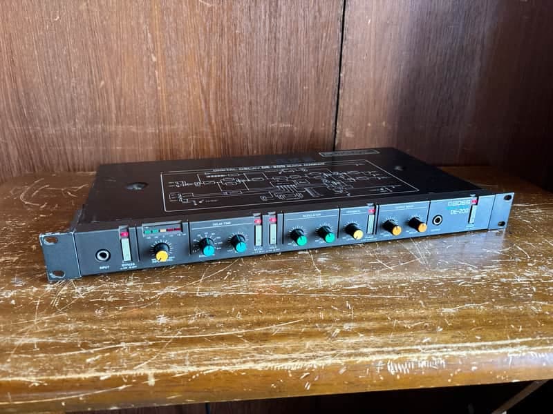 Boss DE-200 Rackmount digital delay Vintage 80s Rack