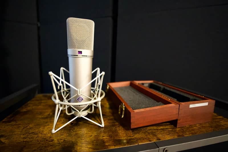 Neumann U 87 Ai Large Diaphragm Multipattern Condenser Microphone - Nickel